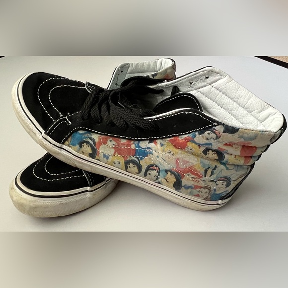 Vans Special Collaboration with Disney Princesses - Picture 1 of 13